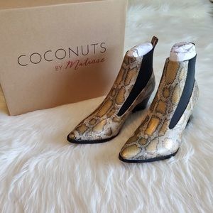 COCONUTS BY MATISSE Kyoto snakeskin boots NEW
